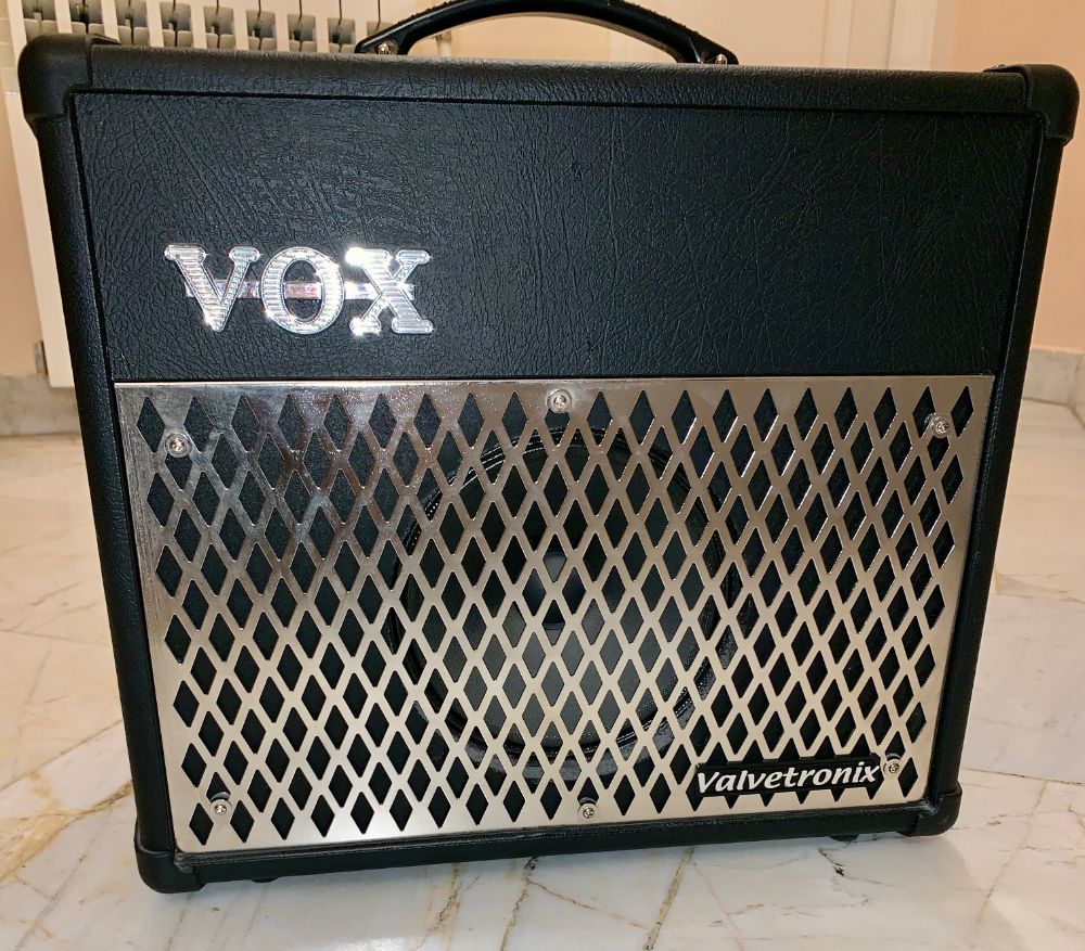 مولتی افکت BOSS GT 10 و آمپلیفایر VOX VT 15