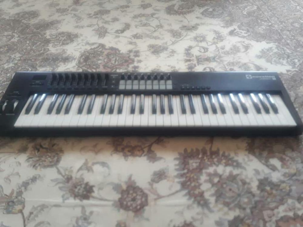 میدی کنترلر Lunchkey 61 Novation