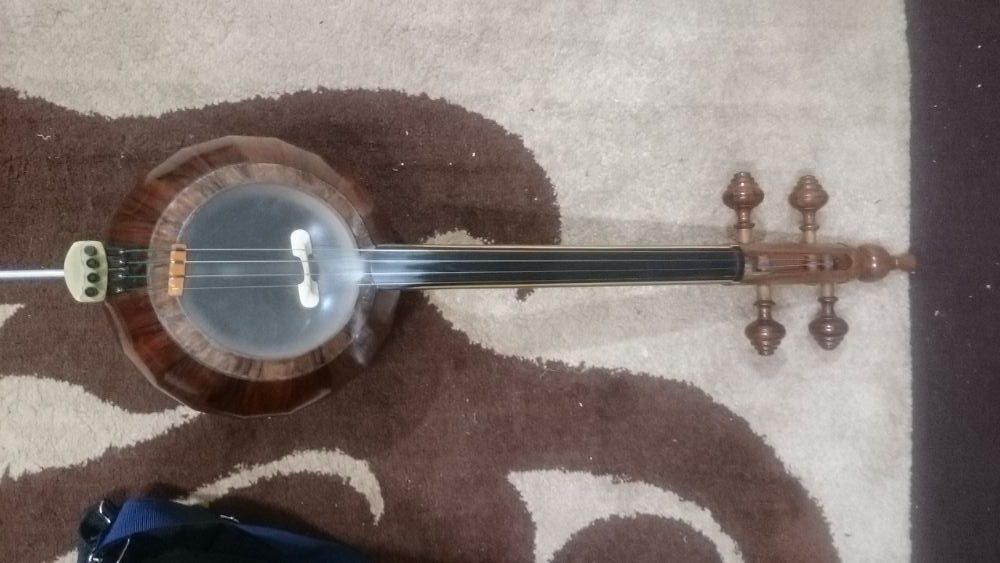 کمانچه ساخت آقای زمانی بسیار خوش صدا