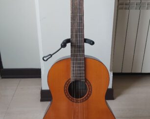 گیتار ۴۰-۳۰ یاماها