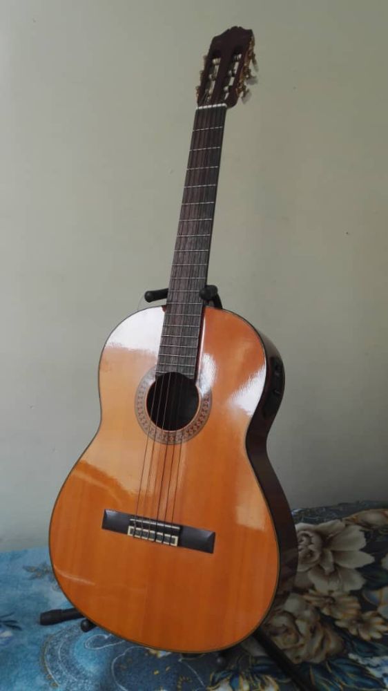 گیتار یاماها c 80 (سی ۸۰ )