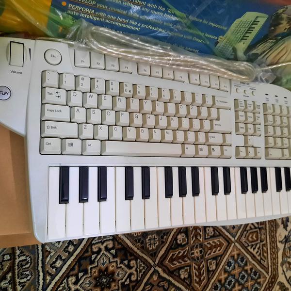میدی کیبورد Creative