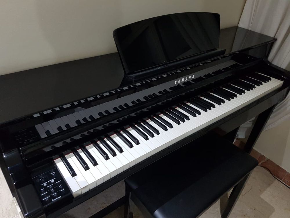 پیانو Yamaha CLP 635 مشکی پولیشی